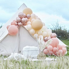 Balloon Arch & Linking Balloons