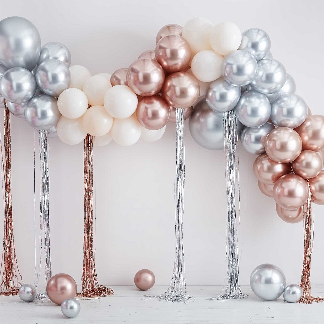 MIXED METALLICS BALLOON ARCH WITH STREAMERS